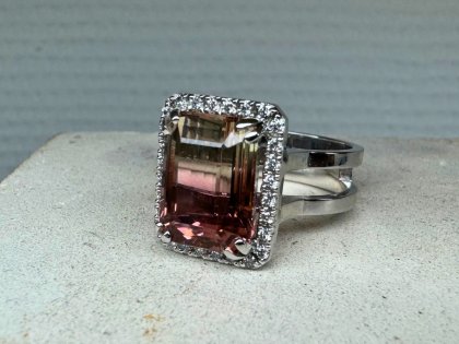 Une tourmaline de couleur pastèque